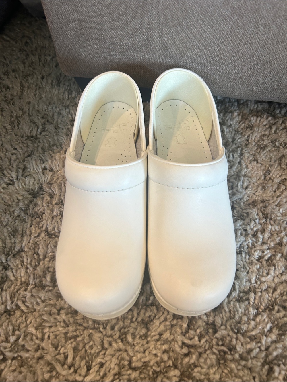 NWOT Women’s Dansko White Slip-On Clog Shoes